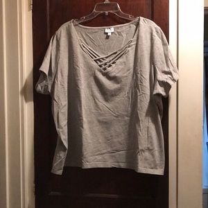 Unique lattice detail v-neck T-shirt by the Avenue